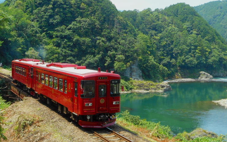 観光列車「ながら」