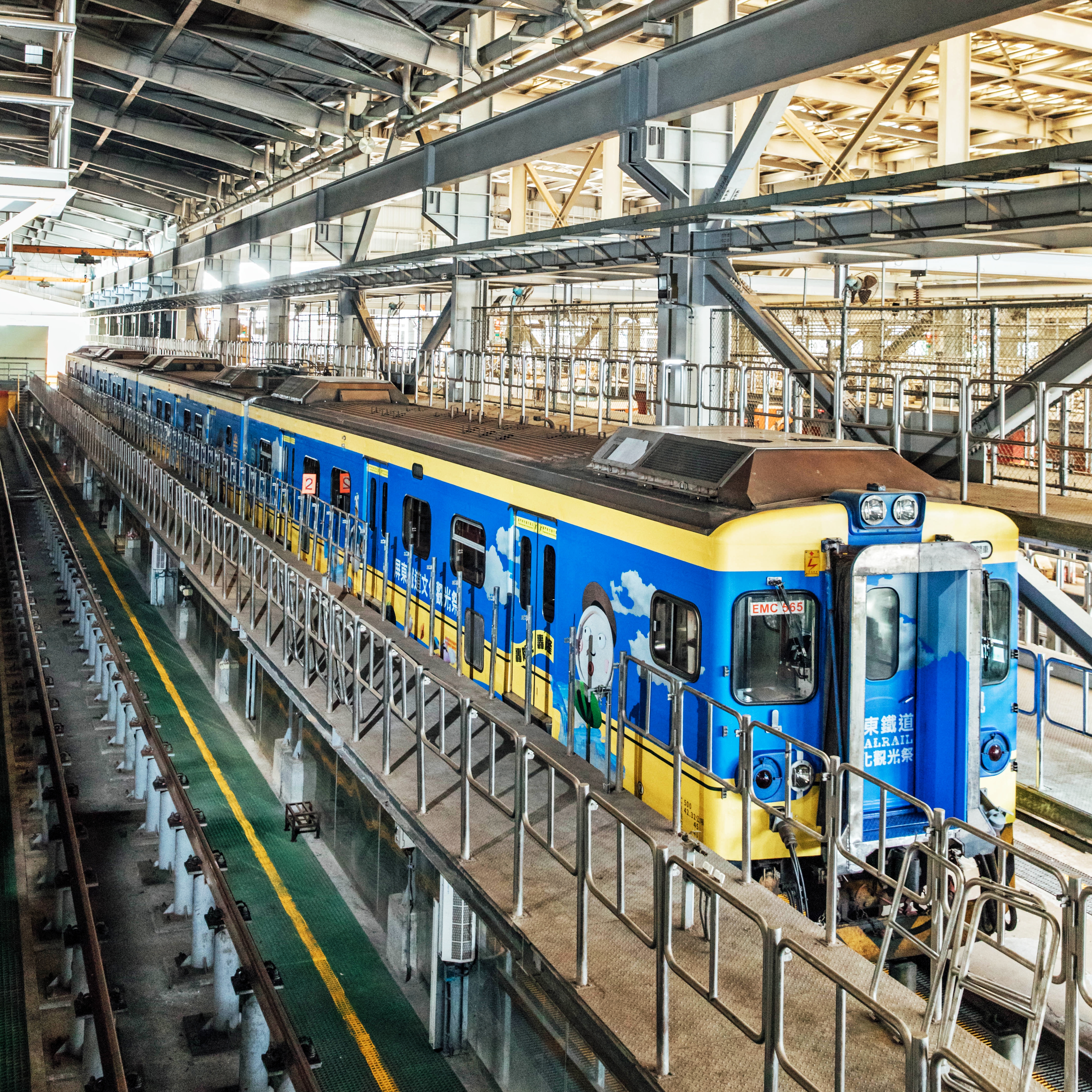 彩繪列車照片 1.jpg