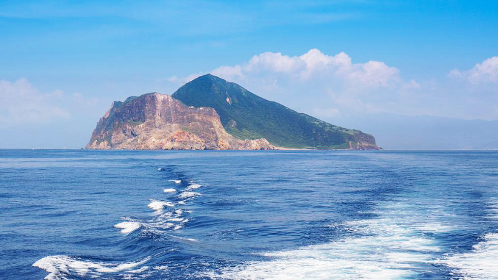 宜蘭龜山島登島半日遊｜登島・環島・賞鯨